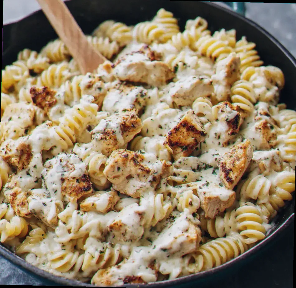 Easy chicken alfredo recipe with jar sauce
